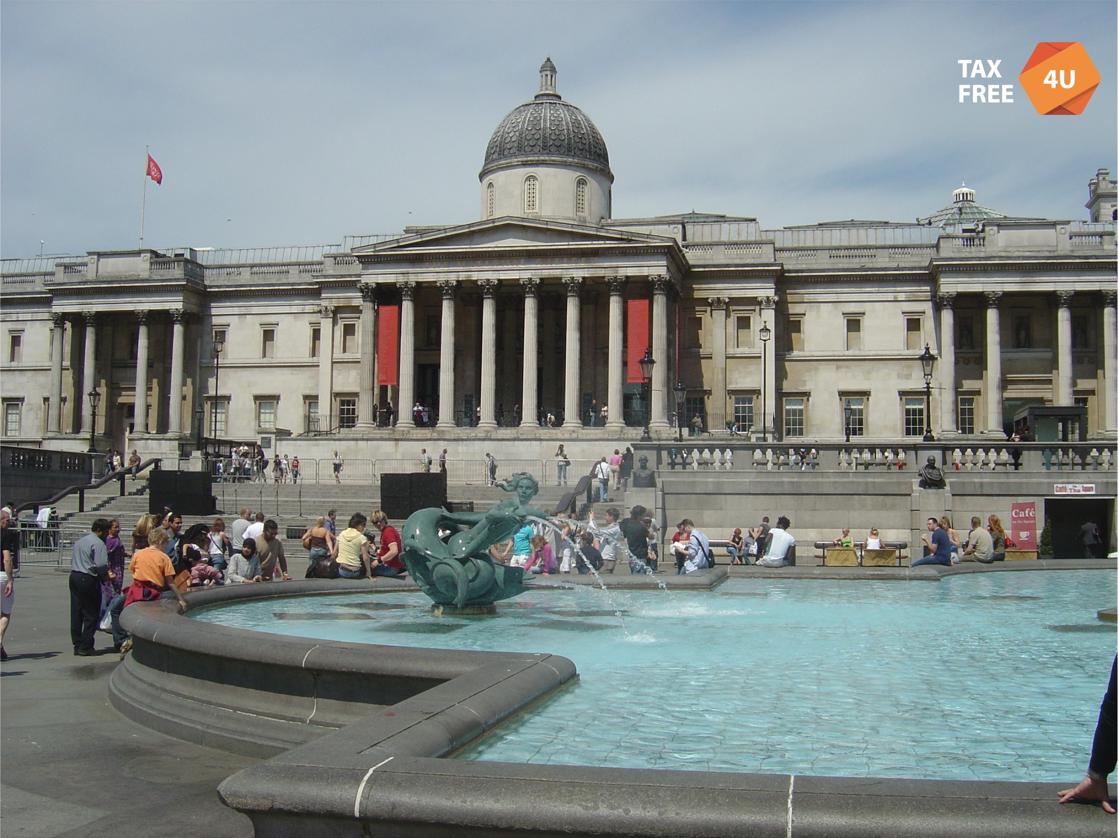 England square. Национальная галерея на Трафальгарской площади. Лондонская Национальная галерея Трафальгарская площадь. Британский музей на Трафальгарской площади. Трафальгарская площадь музей.